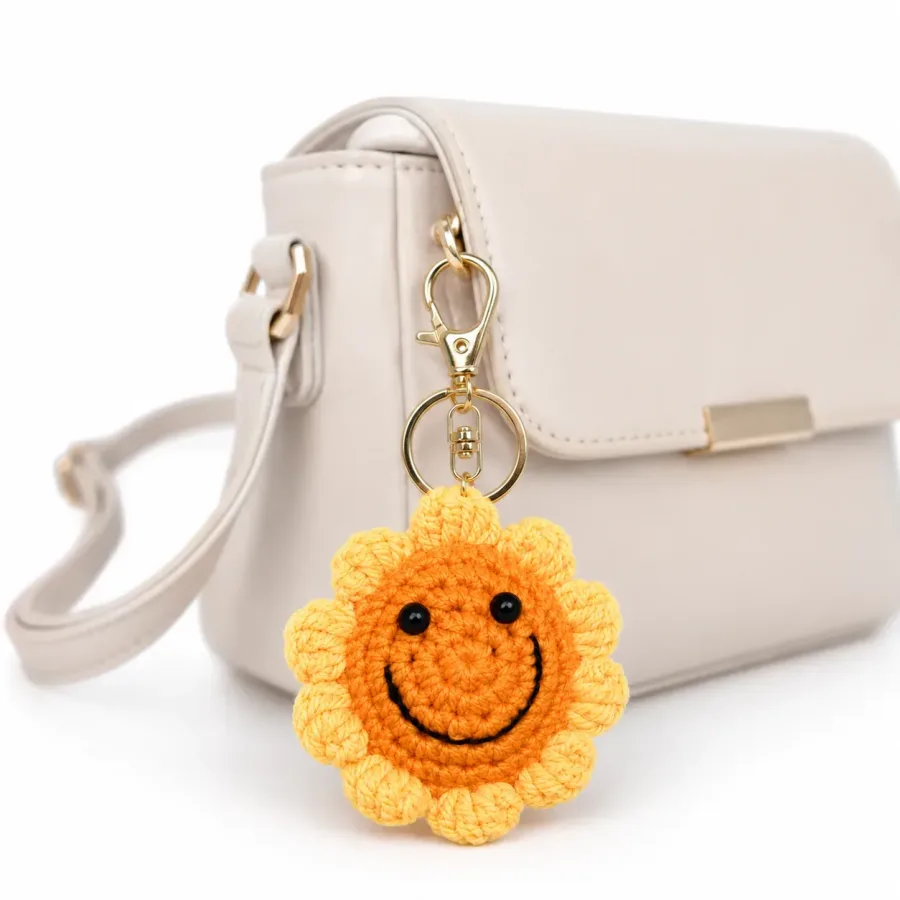 Handmade Crochet Sunflower Keychain – Bright Yellow Hand Knitted Sunflower Charm for Keys, Bags & Gifting