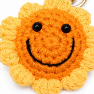 Handmade Crochet Sunflower Keychain – Bright Yellow Hand Knitted Sunflower Charm for Keys, Bags & Gifting