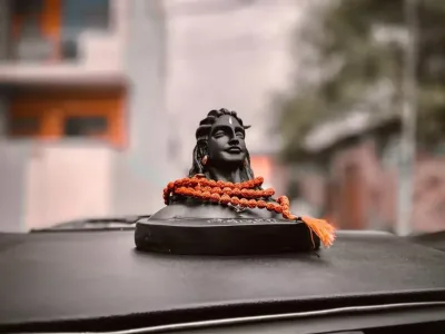 Black Adiyogi Shiva Statue for Car Dashboard – 3 Inch Resin alternate view